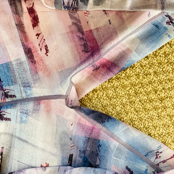 Lululemon size 6 - Picture 3 of 4